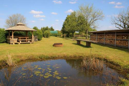 Gartenidyll mit Teich und Pavillon - 9 Zimmer Einfamilienhaus in Viersen
