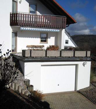 OG: Balkon vom geräumigen Schlafzimmer - 