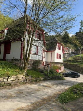 Bild 2 - 8 Zimmer Mehrfamilienhaus, Wohnhaus zum Kaufen in Neuenbürg