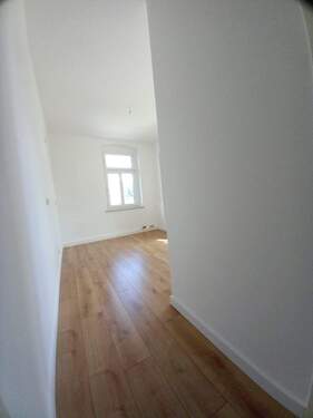 9cb9df91-a1bf-44e5-9136-2d759bc2427d.jpeg - Etagenwohnung mit 31,00 m² in Limbach-Oberfrohna zur Miete