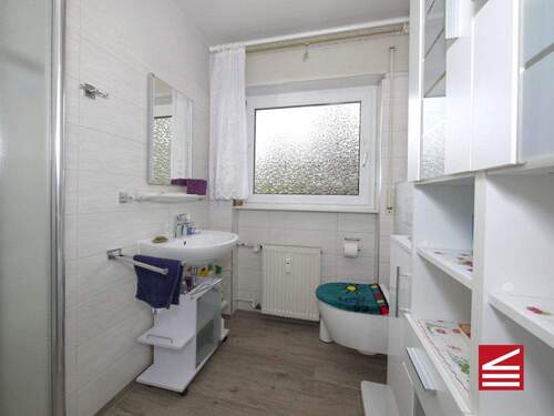 Badezimmer Teilansicht I - 3 Zimmer Etagenwohnung in Baden-Baden