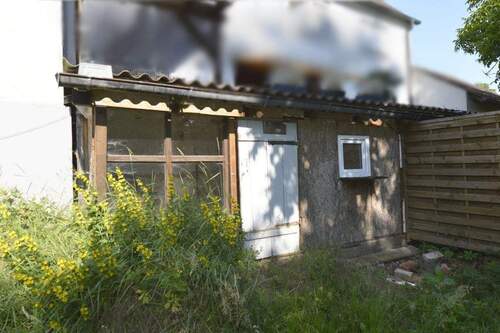 Anbau - Rückseite des Gebäudes - 