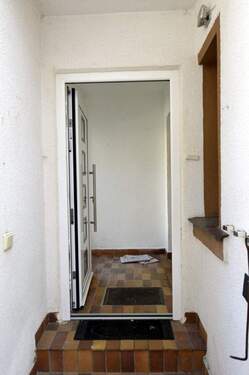 Hauseingang mit Windfang - 