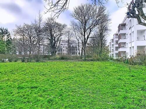 Parkähnliches Grundstück - 