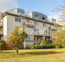 Charmante 2-Zimmer-Wohnung in ruhiger Lage mit zwei Balkonen und Tiefgaragenstellplatz - Berlin Niederschönhausen