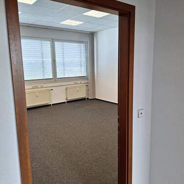 20241011_103528 - 4 Zimmer Büro zur Miete in Frankfurt am Main