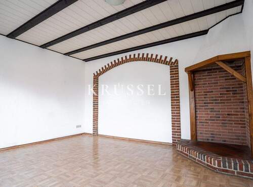 Eins der zahlreichen Schlafzimmer. - 9 Zimmer Einfamilienhaus in Meppen