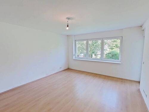 Ansicht I: Wohnzimmer - +Hell, gemütlich, komplett: 3-Zimmer-Wohnung inklusive EBK und Balkon+