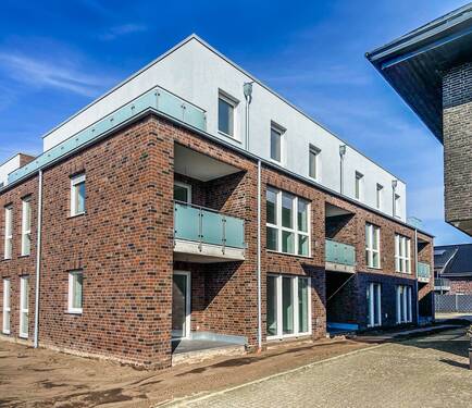 Seitenansicht - Energieeffizienz-Mehrfamilienhaus mit 16 Wohneinheiten