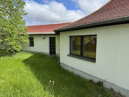 Bestandsgebäude - 4 Zimmer Etagenwohnung zum Kaufen in Radeberg