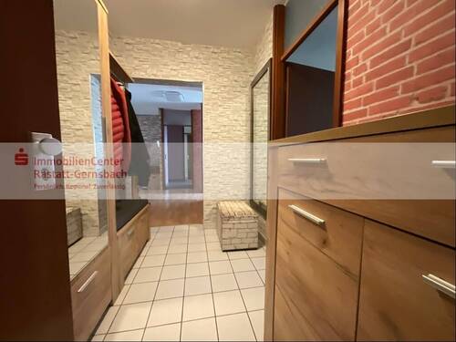 Wohnungseingang/Flur/Garderobe - Etagenwohnung mit 98,50 m&sup2; in Rastatt zum Kaufen