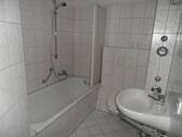 Bad mit Wanne - 
