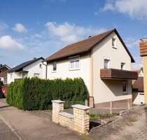 Freistehendes Einfamilienhaus mit Garten, Balkon & Garage in Tuttlingen-Nendingen