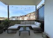 Balkon mit Einrichtungsbeispiel - 