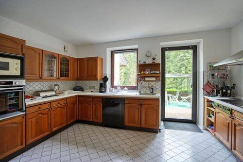 Küche mit Zugang auf eine Terrasse - 