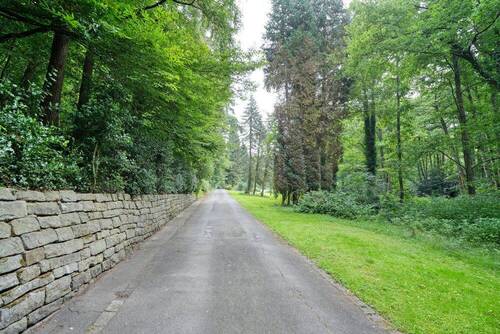 Zufahrt zum Haus - 6 Zimmer Einfamilienhaus in Witten