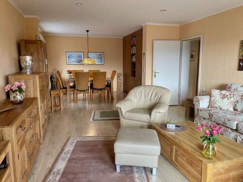 EG Wohn- und Esszimmer - Flexibel nutzbares 1-2-Familienhaus in massiver Bauweise mit Sauna, großem Garten und Terrassen