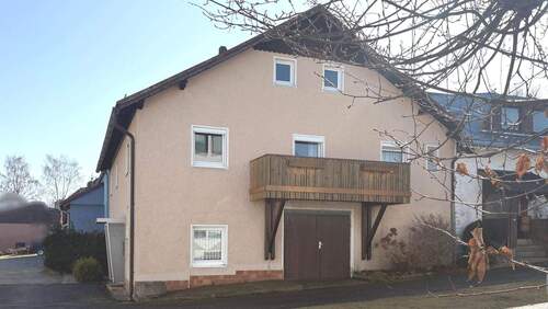 Außenansicht Giebel - Renovierungsobjekt mit Potential in Mehlmeisel