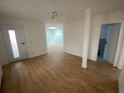 Eingangsbereich und Wohnbereich - 