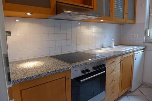 30b_Schreiner-Küche mit Granitplatte.JPG - 