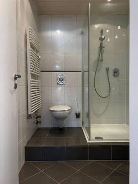 Modernes Bad - 3 Zimmer Etagenwohnung zum Kaufen in Wiesbaden