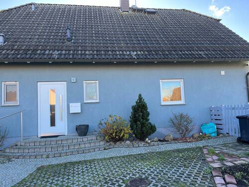 Hausseitenansicht - 5 Zimmer Einfamilienhaus zum Kaufen in Taucha
