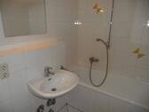 Bad mit Wanne - 