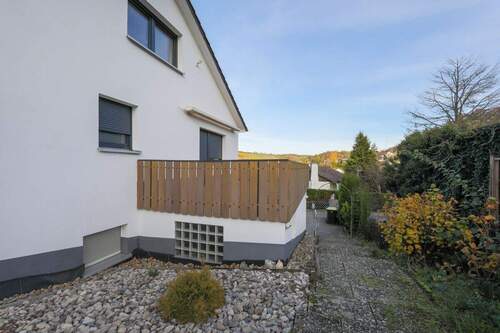 Treppenzugang undTerrasse - 