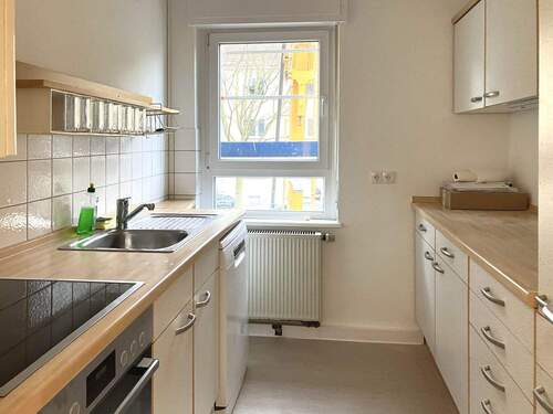 Küche mit Einbauküche - 