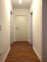 Flur, Blick zum Eingang - 