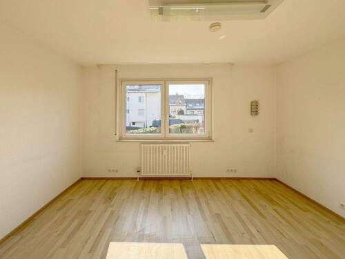 Zimmer 1 - 3 Zimmer Etagenwohnung in Ludwigsburg