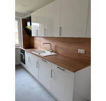 Hochwertig sanierte 2-Zimmer-Wohnung (Erstbezug) mit Balkon und neuer Einbauküche - Hannover List