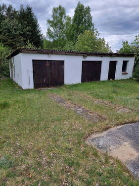 2 Garagen und Werkstatt - 