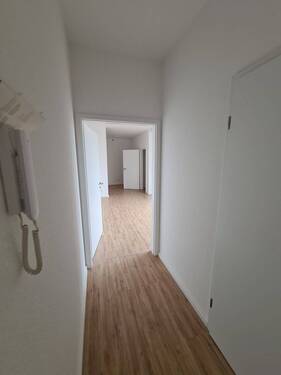 Flur - 2 Zimmer Etagenwohnung zur Miete in Magdeburg