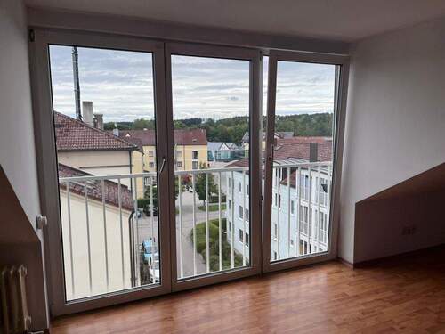 Aussicht - Schöne 1-Zimmer-Wohnung in der nördlichen Burgau - Anfragen per Mail
