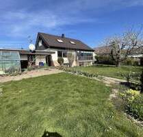 * Großzügiges Familienhaus mit traumhaften Grundstück in Feldrandlage * - Vaihingen an der Enz Ensingen