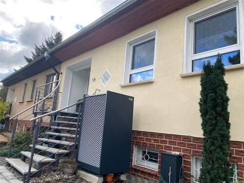 Detailansicht Haus mit Wärmepumpe - 