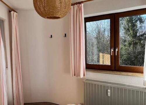 Schlafzimmer mit Balkonzugang - 