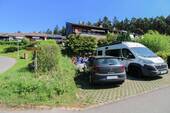 Parkplatz mit Blick auf Haus - 