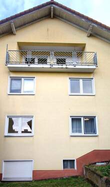 Hausansicht mit DG Balkon.jpg - 1 Zimmer Mehrfamilienhaus, Wohnhaus zum Kaufen in Glauburg