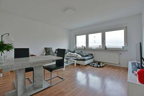 Wohnzimmer - 3 Zimmer Etagenwohnung in Baunatal