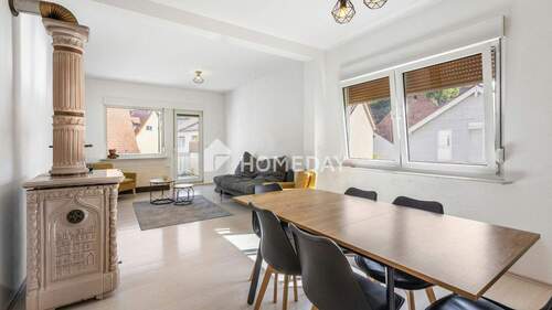 Wohnzimmer 1 - 5 Zimmer Etagenwohnung in Eppstein