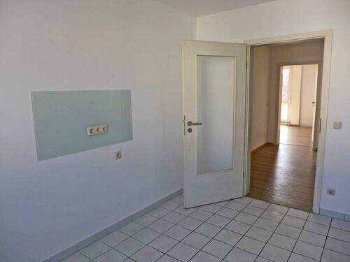 vM1205_Küche_Flurblick_2.jpg - 