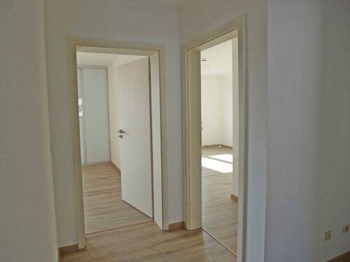 vM1205_vom_Flur_Wohnen_Schlafen.jpg - 