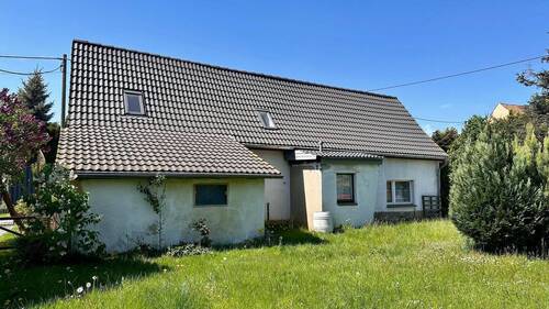 Außenansicht mit Grundstück - 3 Zimmer Einfamilienhaus in Elstra