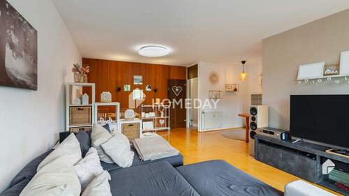 Wohnzimmer 2 - 3 Zimmer Etagenwohnung zum Kaufen in Hannover