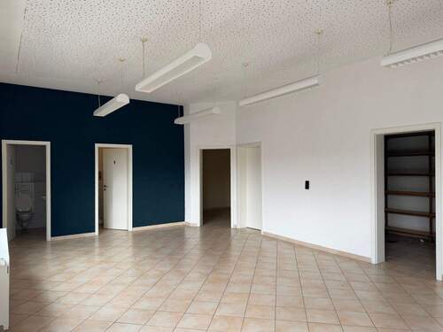 Gebäude 4 - Eingang - Halle zum Kaufen in Reutlingen