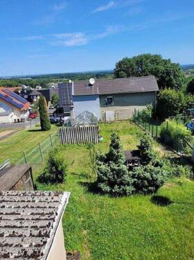 Blick in den Garten - Doppelhaushälfte mit 162,00 m&sup2; in Bornheim zum Kaufen