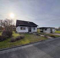 Freistehendes Einfamilienhaus mit Carport und Garage in gefragter Feldrandlage in Wolfhagen!