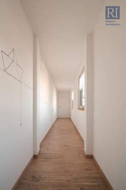 Flur/Eingang - 3 Zimmer Etagenwohnung in Gerolzhofen